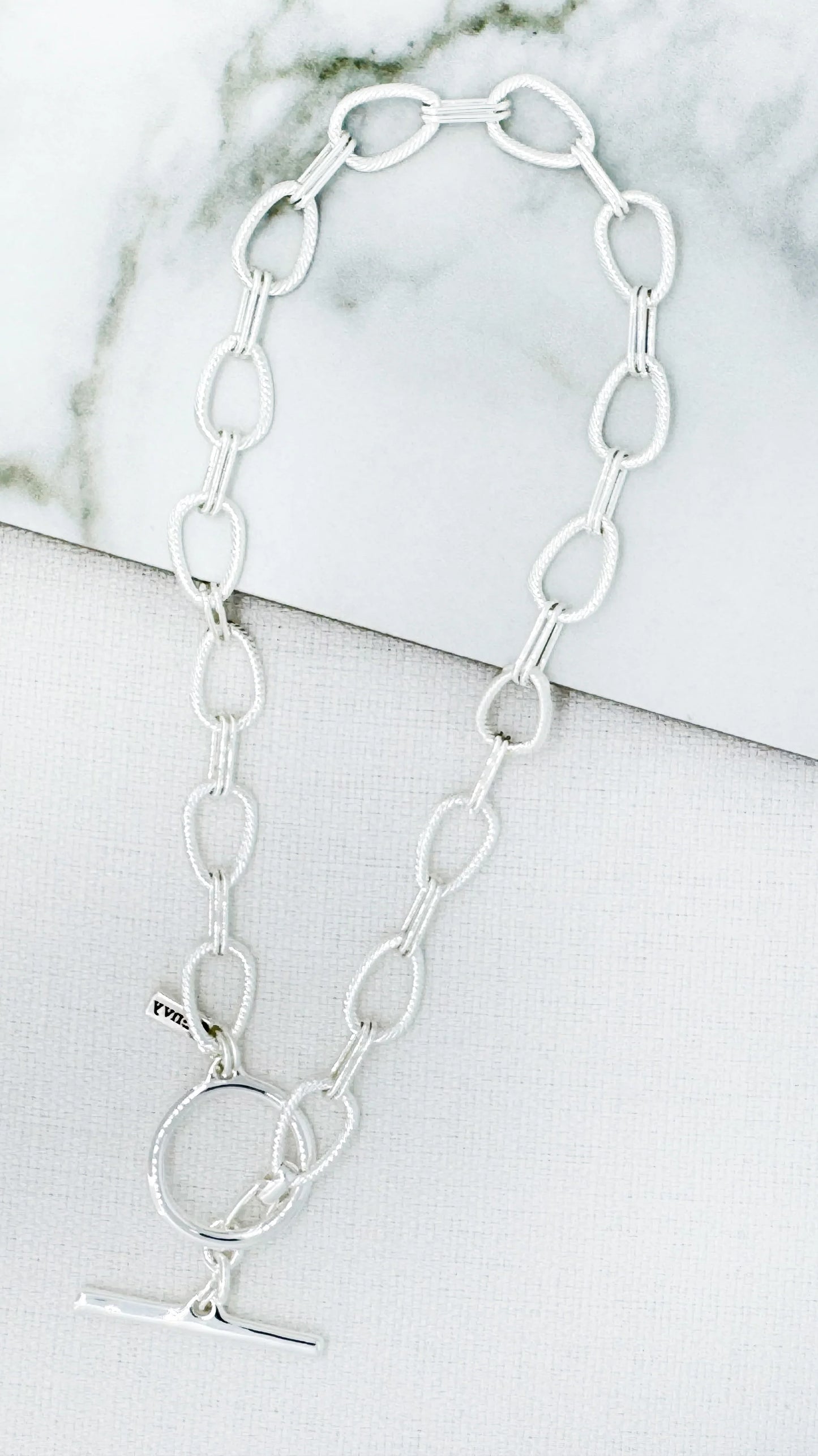 Short link T-bar necklace