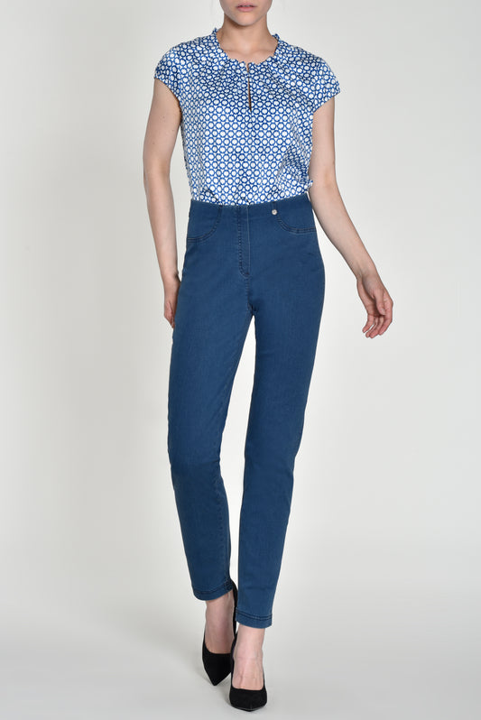Classic straight leg jeans with a timeless 78cm inseam