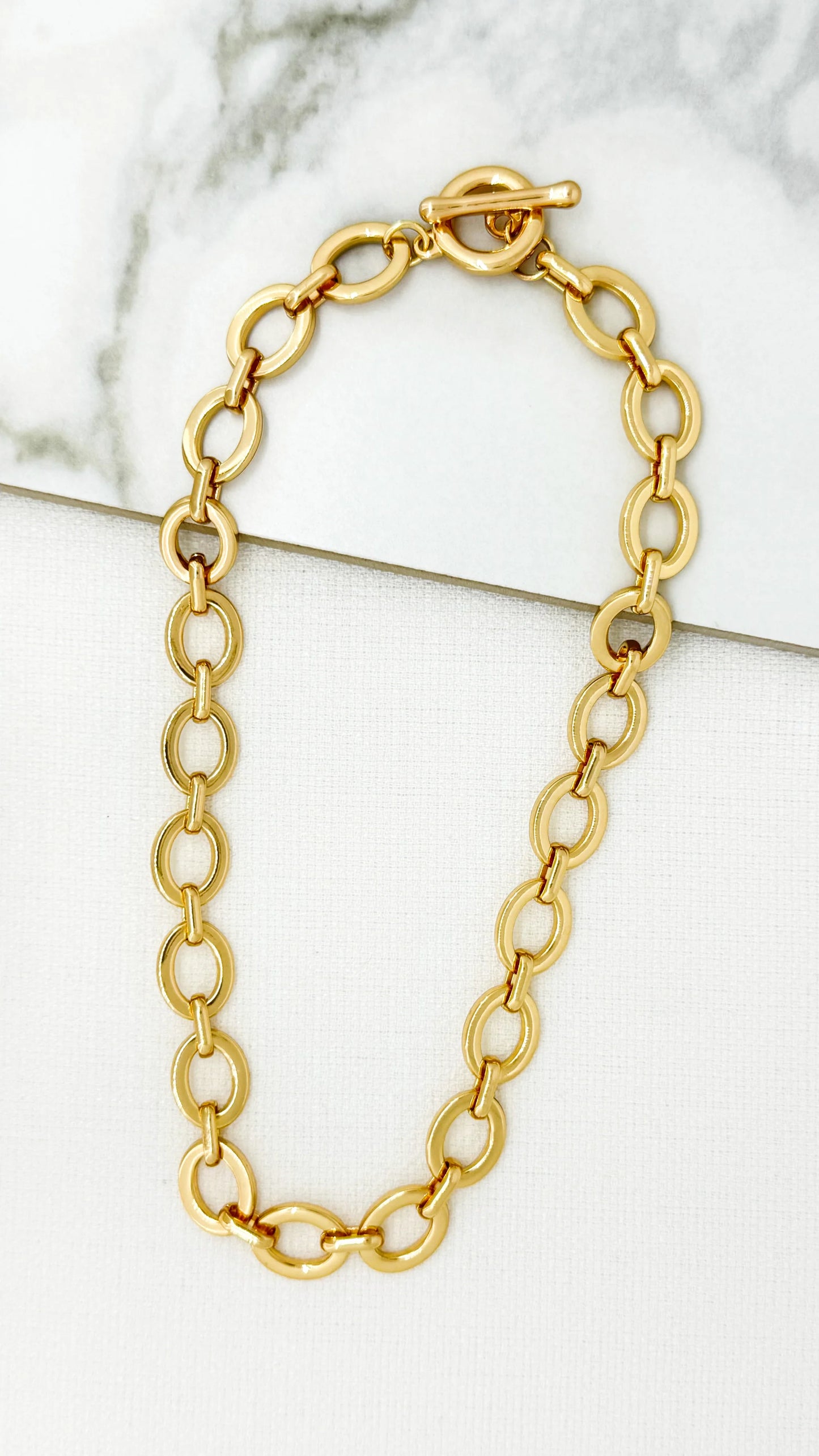 Short gold large oval link necklace